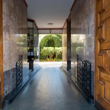 Italianflat - Spacious 3 Bedroom With Balcony San Babila Area Apartment Milan