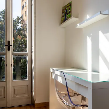 Apartment Italianflat - Spacious 3 Bedroom With Balcony San Babila Area Milan