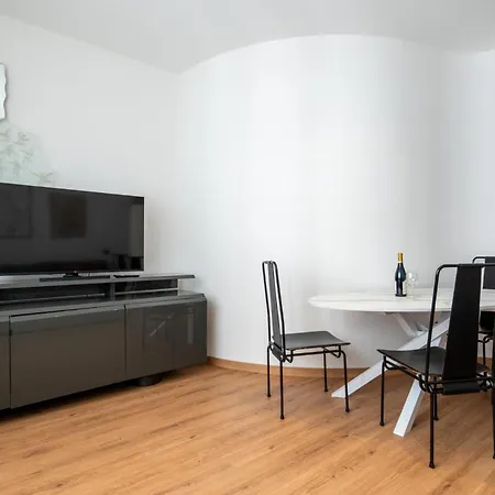 Apartment Italianflat - Elegant Flat With Balcony M4 Tricolore - 7 Pax Mailand