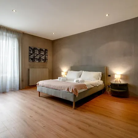 Italianflat - Spacious 3 Bedroom With Balcony San Babila Area
