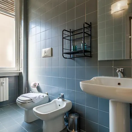 Italianflat - Spacious 3 Bedroom With Balcony San Babila Area Apartment *
