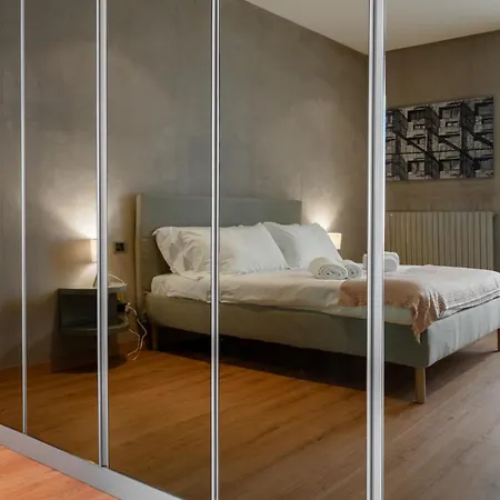 Apartment Italianflat - Spacious 3 Bedroom With Balcony San Babila Area Milan