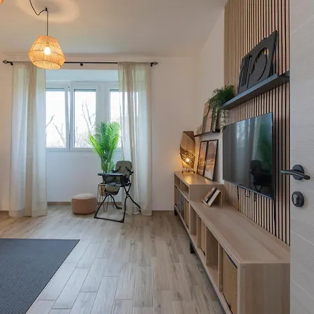 Metro Line 1 Free Parking *