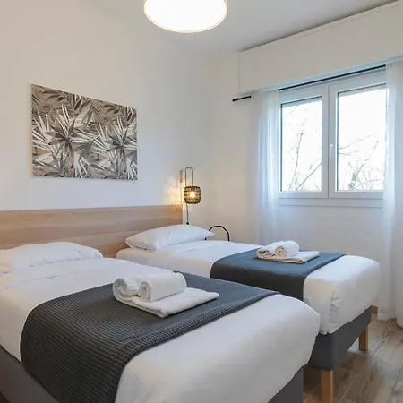 Metro Line 1 Free Parking *