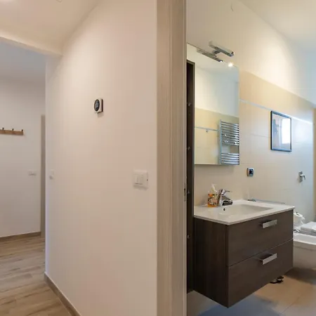 Metro Line 1 Free Parking Milánó