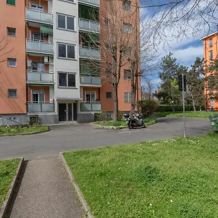 Metro Line 1 Free Parking *