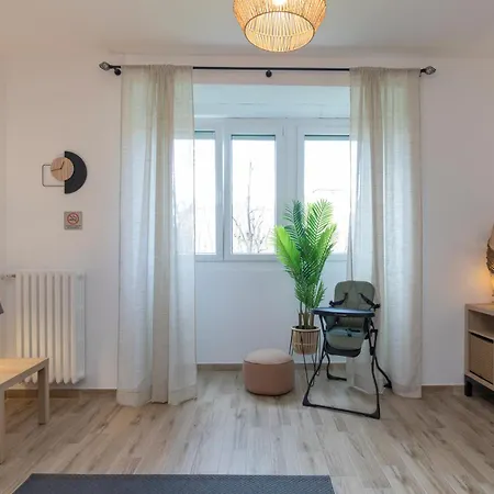 Metro Line 1 Free Parking *