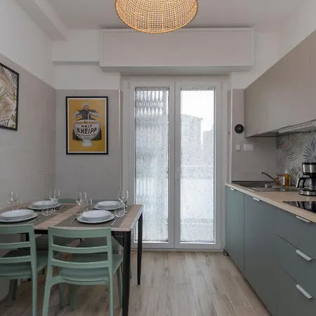 Metro Line 1 Free Parking Apartman *