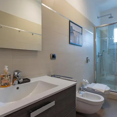 Metro Line 1 Free Parking Apartman