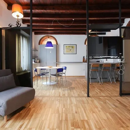 アパート Hacca Collection - Milanese 2br In Porta Venezia ミラノ