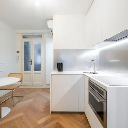 Brera Prestige Solferino Milano Апартаменты *