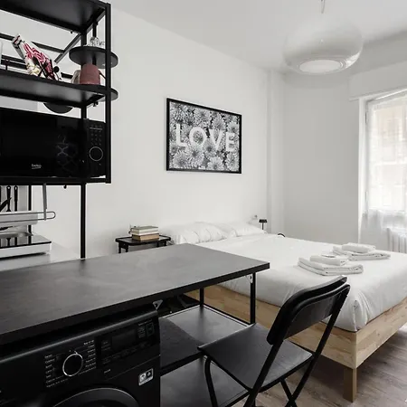 Joivy Elegant Double Near Subway Station