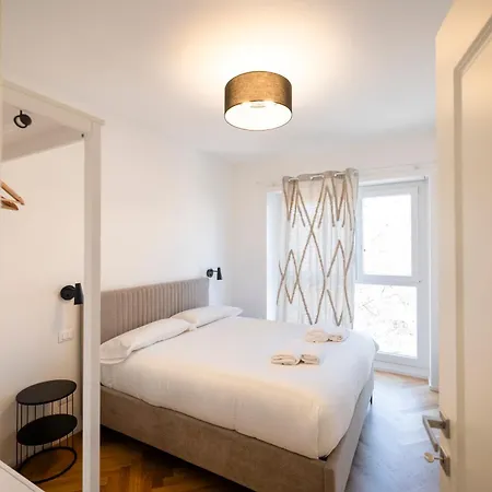 Moderno Bilocale In Zona Monumentale-cenisio Appartement