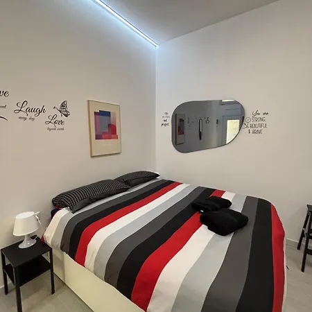 La Vecchia Milano-les Nubles Vannucci - Il Ballatoio E Il Cortile *