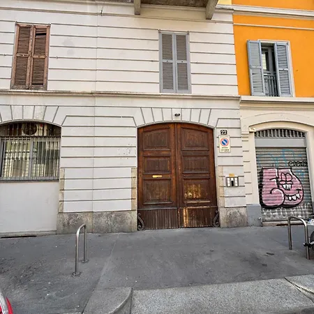 La Vecchia Milano-les Nubles Vannucci - Il Ballatoio E Il Cortile ミラノ