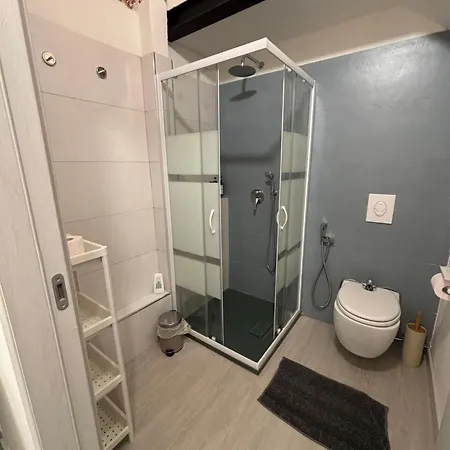 La Vecchia Milano-les Nubles Vannucci - Il Ballatoio E Il Cortile アパート