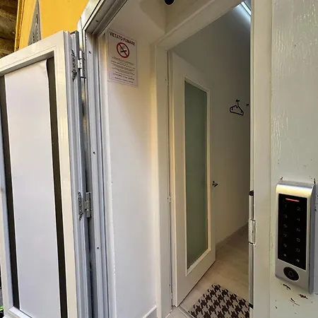 Apartment La Vecchia Milano-les Nubles Vannucci - Il Ballatoio E Il Cortile