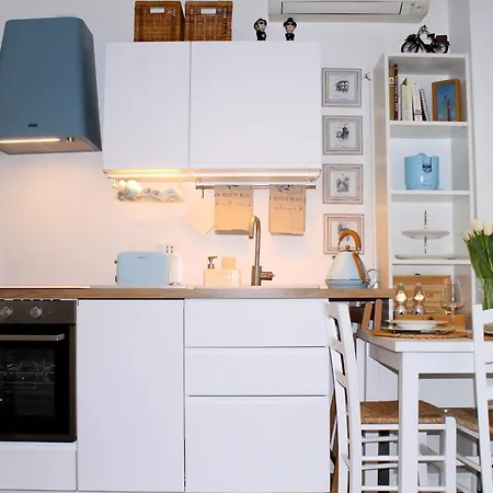 Ma Petite Bleu Apartment *
