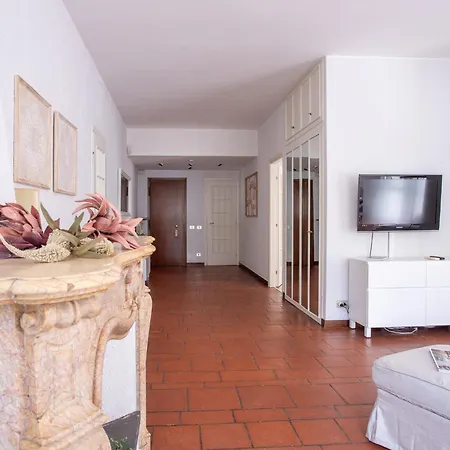 Ampio Ed Elegante - 2 E 2 Bagni Appartement