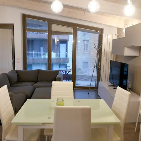 Dingo's House - 5 Minutes From M3 Appartamento *