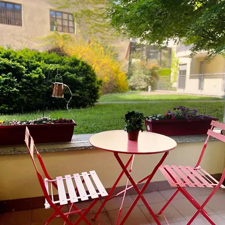 Apartamento Laura S Garden - Romantic Place And Private Parking Milão