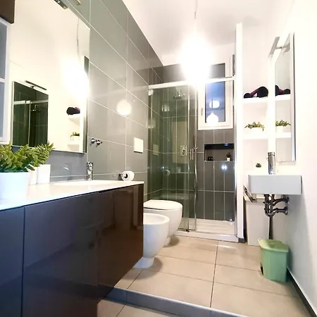 Elegant 2 Bedroom - 10 Min To Duomo, 2 Min To Subway * Milan