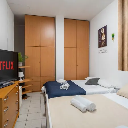Duomo 10 Min - Spacious In The Heart Of - Wifi Apartment *