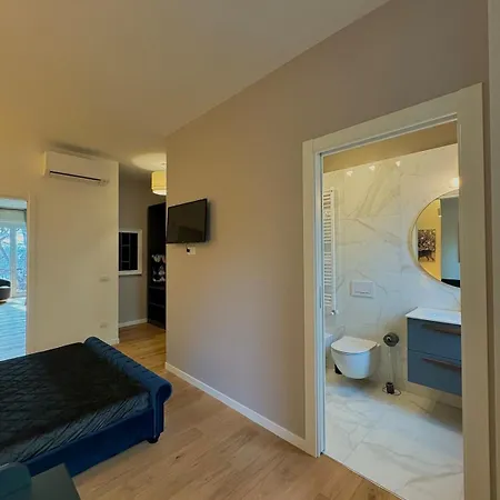 - - Life - شقة ميلان