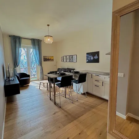 - - Life - Apartmán