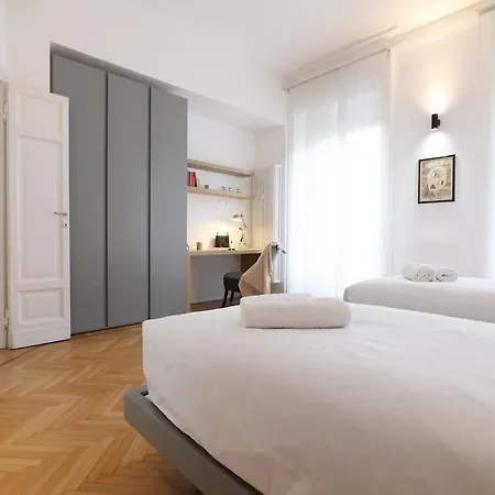 Light And Style In The Heart Of Διαμέρισμα