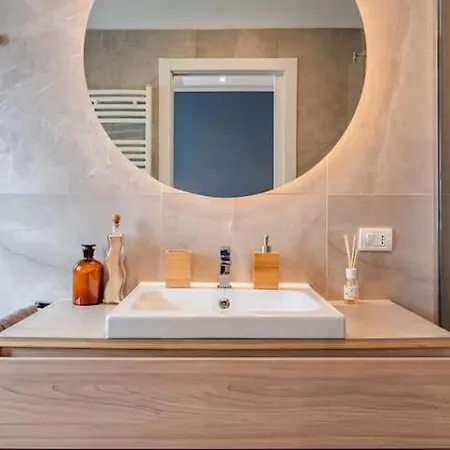 Before Making A Request Read My Profil Host At Bottom Of Page #luxury In Milan# 아파트 밀라노
