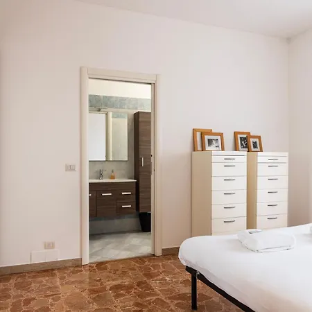 Youhosty - Da Cermenate 12 *