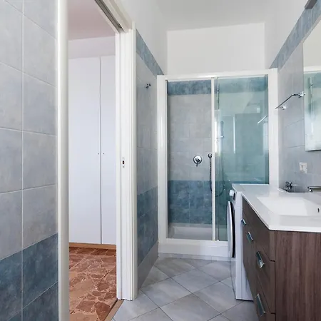 Youhosty - Da Cermenate 12