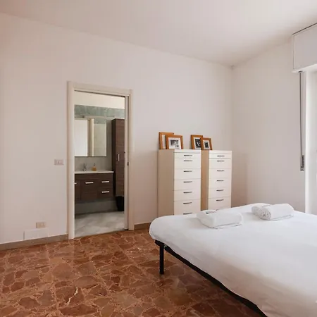 Youhosty - Da Cermenate 12 شقة