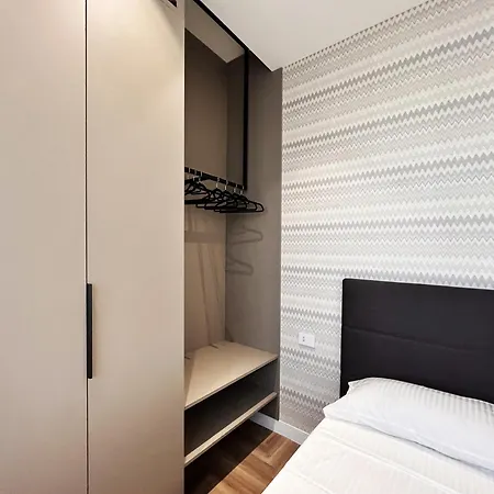 Yls Luxury 2 Apartment