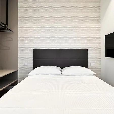 Yls Luxury 2 *