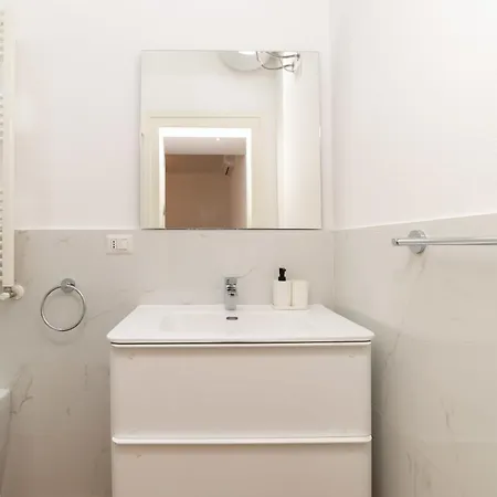 Apartment Moderno Bilocale Vicino Aeroporto Linate Self Check-in 24h & Wifi Veloce *