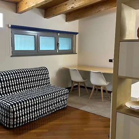 Casa Di Chloe - A Pochi Passi Dai Navigli Bocconi-naba-iulm -raggiungile Il Duomo A Piedi 아파트 *