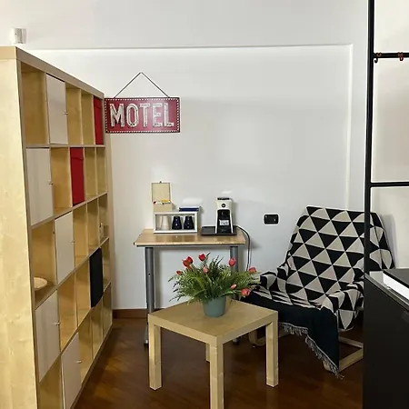 아파트 Casa Di Chloe - A Pochi Passi Dai Navigli Bocconi-naba-iulm -raggiungile Il Duomo A Piedi *