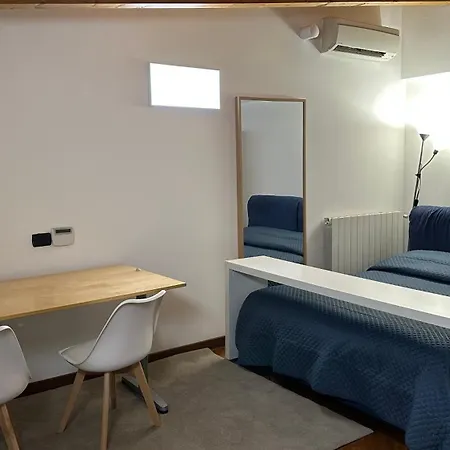 Casa Di Chloe - A 4 Minuti A Piedi Dai Navigli - A 20 Minuti A Piedi Dal Duomo Milano