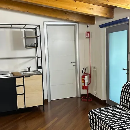 Casa Di Chloe - A 4 Minuti A Piedi Dai Navigli - A 20 Minuti A Piedi Dal Duomo *