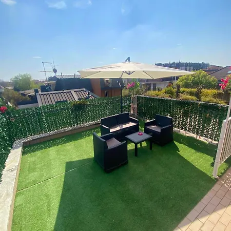 Appartement Red House - Beautiful - Metro M1 Milaan