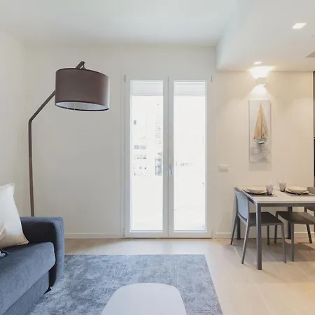 Gohost - Modern And Bright With Terrace And Balcony *