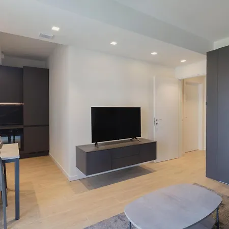 Gohost - Modern And Bright With Terrace And Balcony Milano