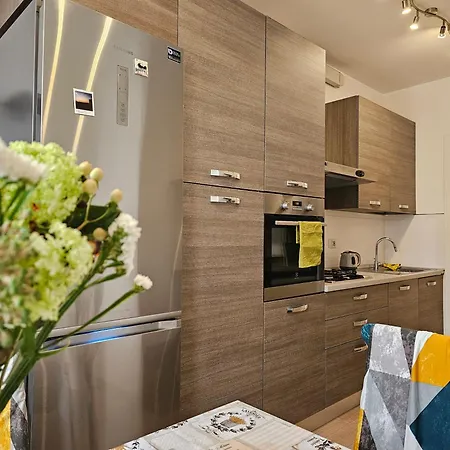 Panoramic Bonola Apartment