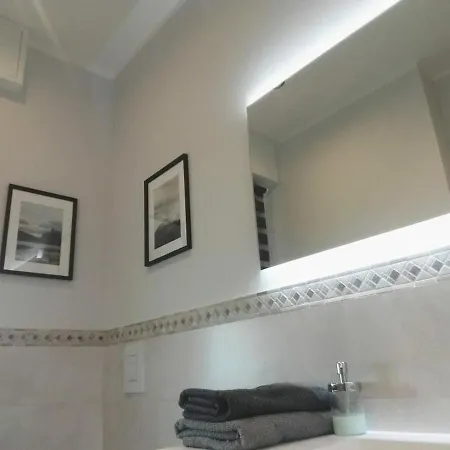 Sunny Terrace 2 Bedrooms *