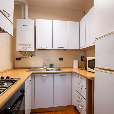 Lejlighed Via Dei Fabbri Leonardo Apartment - Milan City Centre - Cattolica & Navigli Area