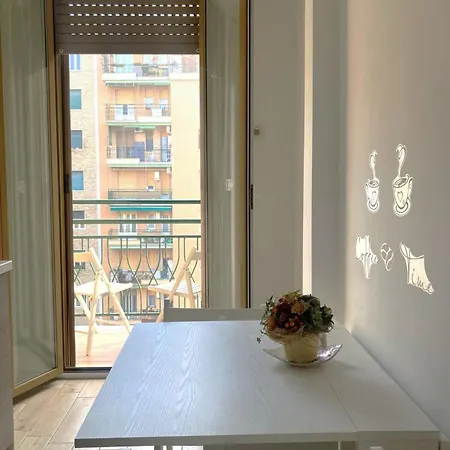 Coronelli Lovely Studio, Close To Frattini & Gelsomini Metro Station アパート
