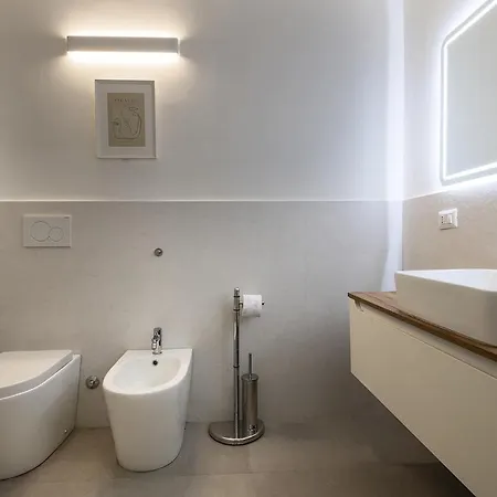 2 Bedrooms De Angeli - 10 Minuti Dal Duomo * Milan