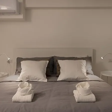 2 Bedrooms De Angeli - 10 Minuti Dal Duomo Apartment